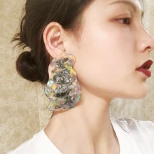 Вечное чудо большой Geo волнистые формы Смешанные цвета серьги-гвоздики с эпоксидной смолой Bijoux вечерние Топ аккуратные простые подиумные платья для выпускного вечера Pop Limited 7226