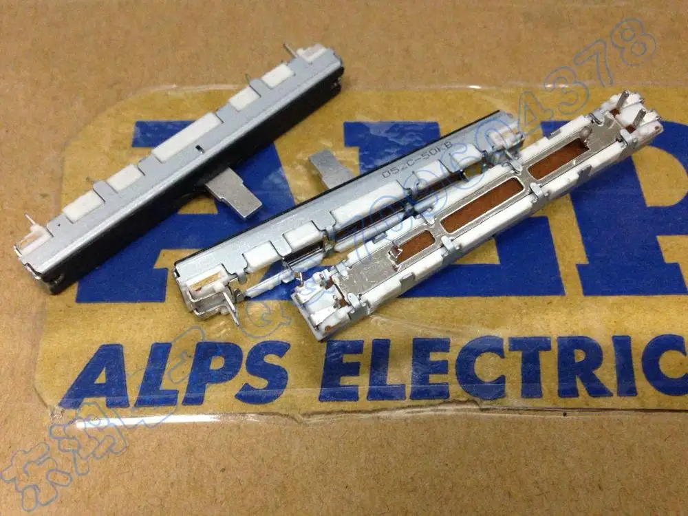 

2PCS/LOT ..ALPS 6 cm sliding potentiometer, single band center alignment, B50K 10MM axis..