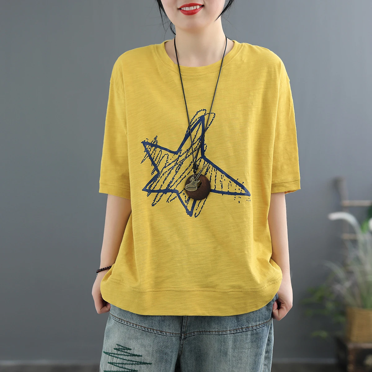 yellow t shirt matching jeans