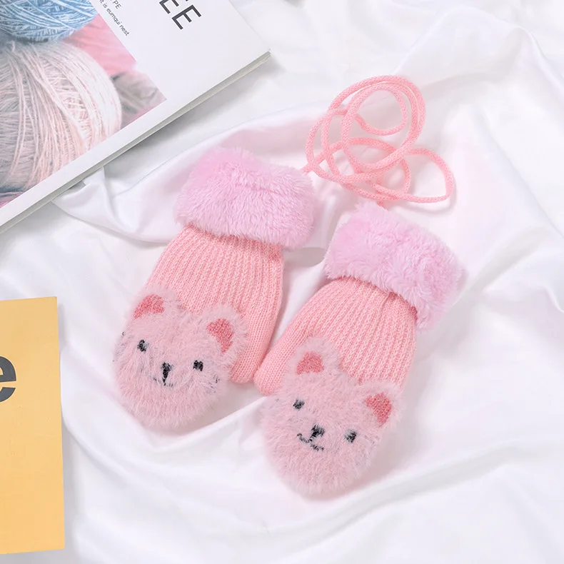 Pink 1 пара перчаток для малышей Зимние Бархатные вязаные детские варежки от 2 до 6 лет, варежки на веревке мягкие теплые митенки детские - Цвет: Pink