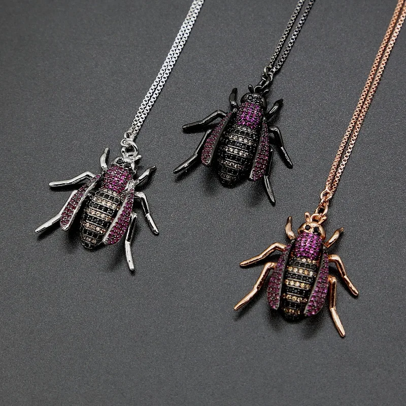 

Flying Insect Pendant Inlaid with Zircon Electroplating Natural Long Necklace for Men and Women Couples Hip Hop Rock Pendant