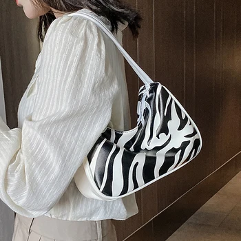 

Women's Bag 2020 Summer Korean Version Ins Single Shoulder Fashion Temperament Casual Armpit Bag Solid Color Small Square Bag