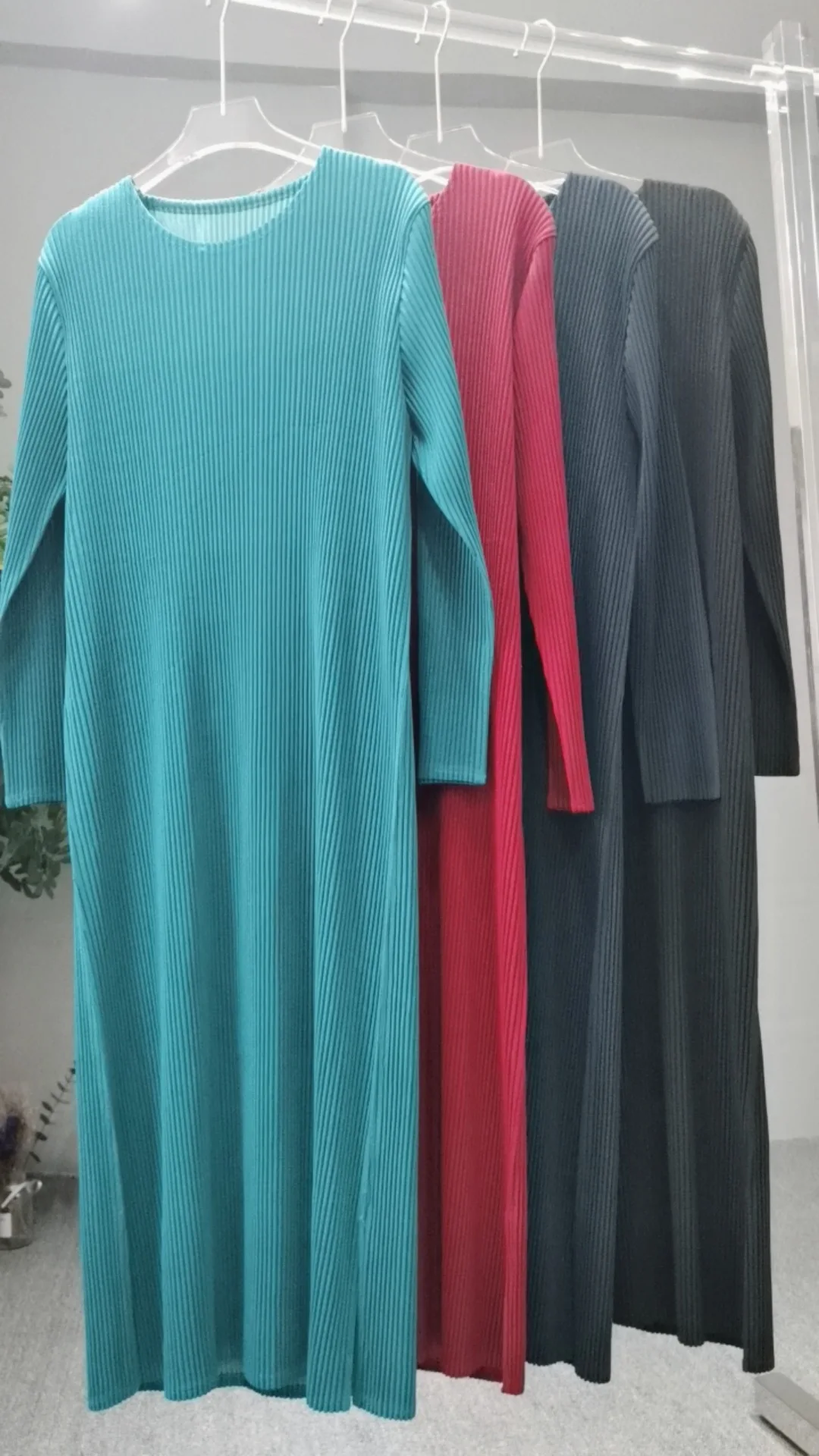 Осенняя Новинка MIYAKE fold плотное однотонное платье с длинным рукавом большого размера приталенное платье