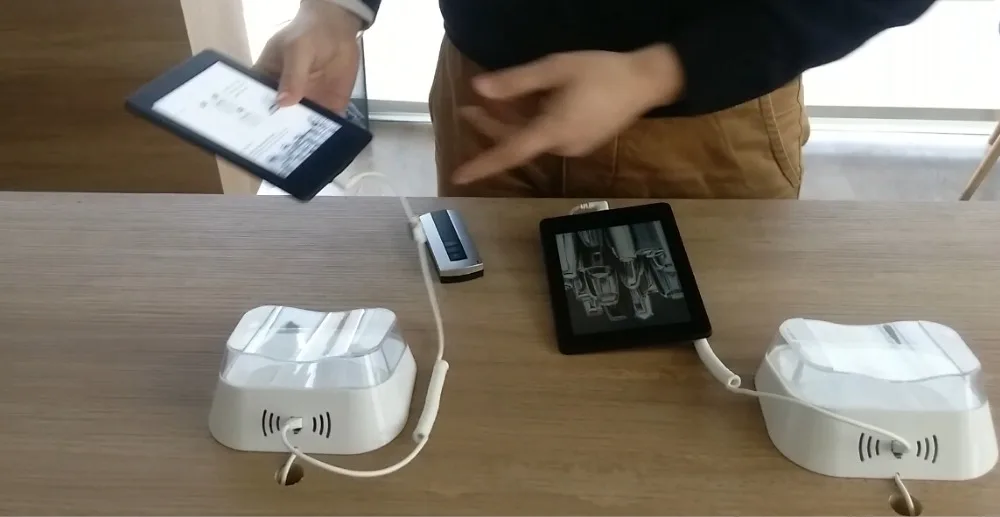 ipad_security_display_stand_with_alarm_and_charge_function