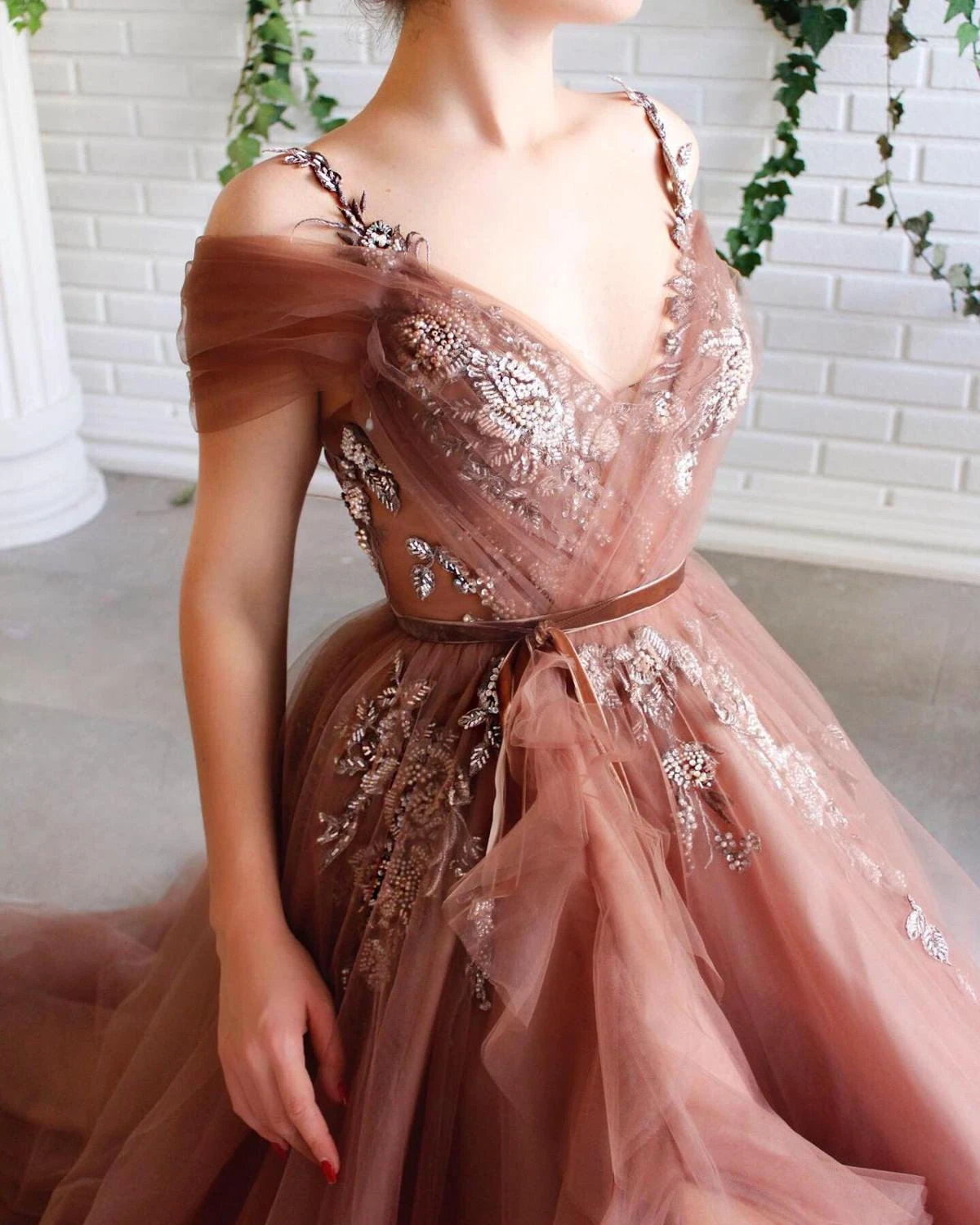 Vestido De Noche Cafe Con Cuello De Pico Y Abertura Alta Apliques De Graduacion Con Cuentas Hombros Descubiertos Talla Grande Vestidos De Noche Aliexpress