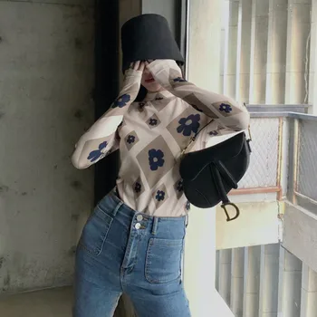

2020 New Women Long Sleeve T-shirt Squares Daisy Print Stretch Tee Ladies Bottoming Pullover Top