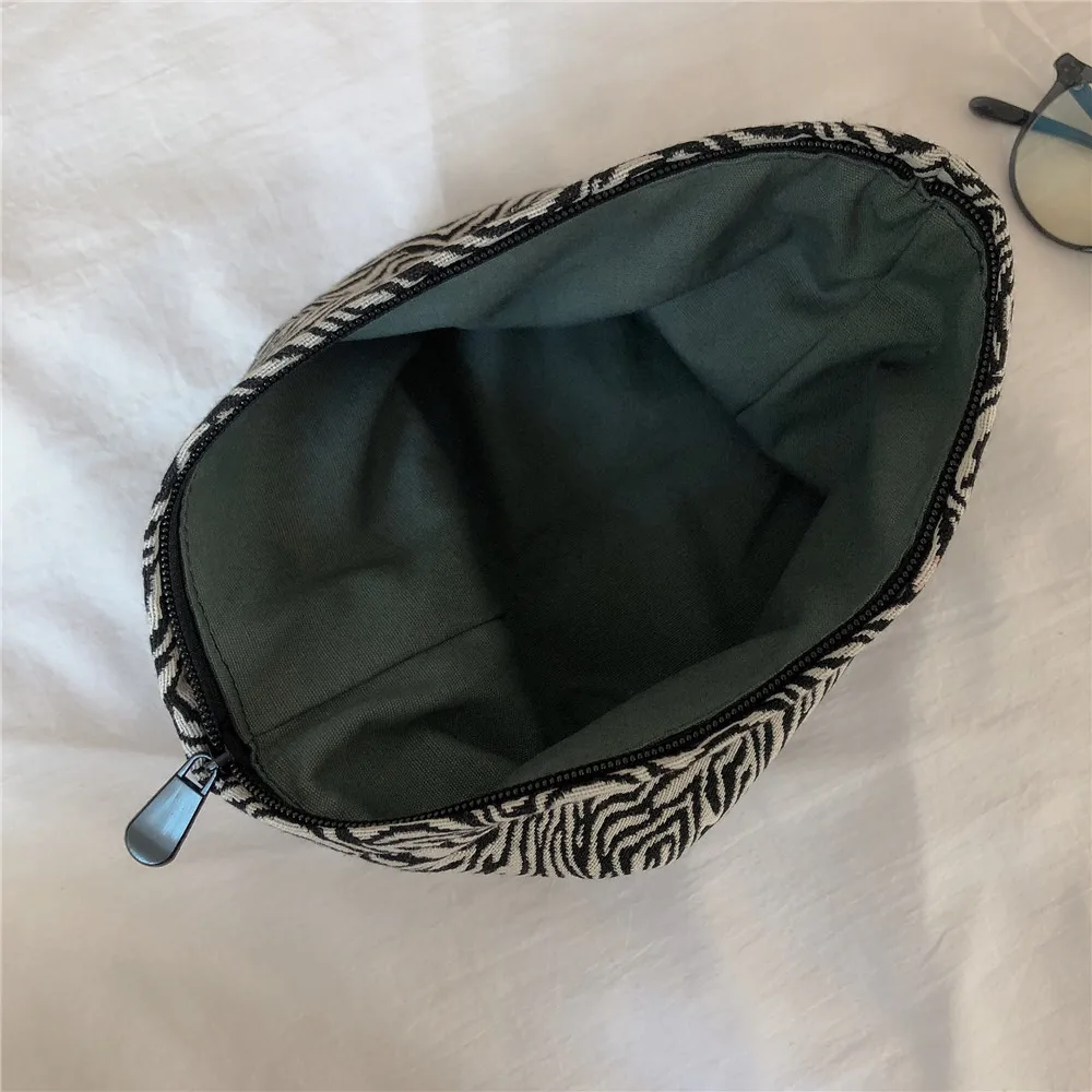 Black and White Women's Fashion Handbag Zipper Mobile Cosmetic Storage Bag Organizer Canvas Makeup Toiletry Clutch Mask Storage Black and White Women's Fashion Handbag Zipper Mobile Cosmetic Storage Bag Organizer Canvas Makeup Toiletry Clutch Mask Storage