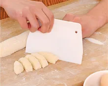 Couteau à pâte en plastique, outils de cuisson de pâtisserie, couteau à pâte en plastique, glaçage, grattoir à bonbons, décoration Simple lame de pâte lisse, outil de gâteau 1 pièce