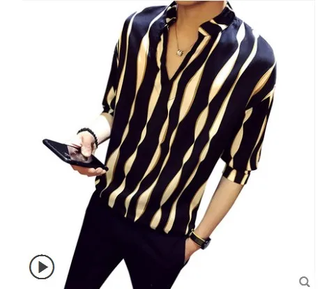 

2019 new summer striped bottoming shirt loose male Korean version of the seven-point sleeve casual trend thin T-shirt