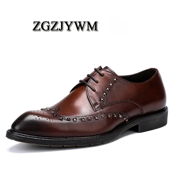 

ZGZJYWM New Men's Rivet Decoration Pointed Toe Formal Business Genuine Leather Wedding Casual Flat Patent Oxford Men Shoes