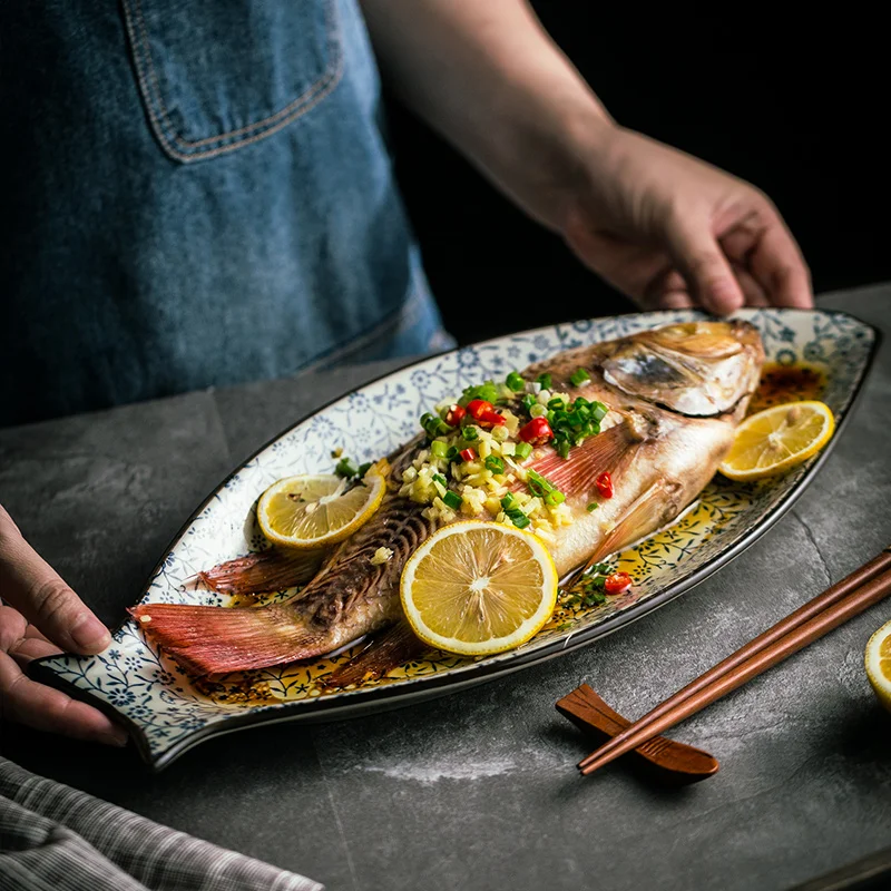 de peixe japonês, prato de vegetais, pimenta