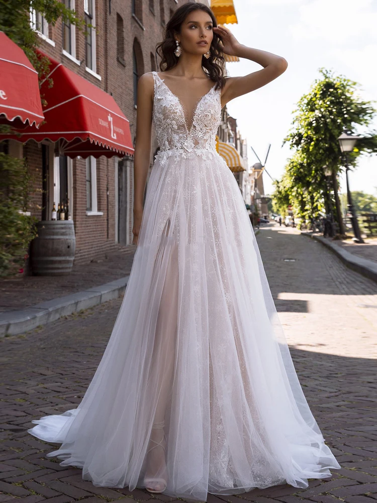 Lorie V-neck Sleeveless Tulle Wedding 