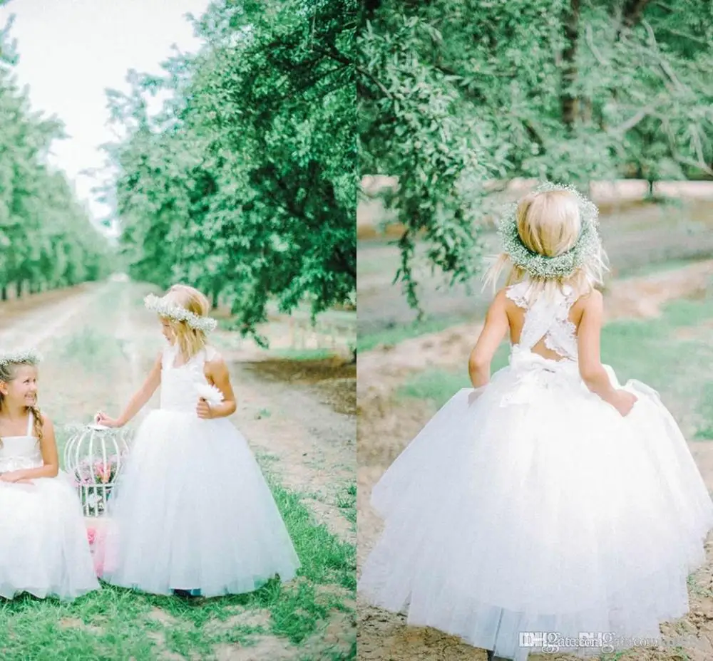 

2017 Cute Ball Gown Flower Girls Dresses For Weddings Tulle Lace Floor Length White Ivory Little Girls Dresses Communion Dresses