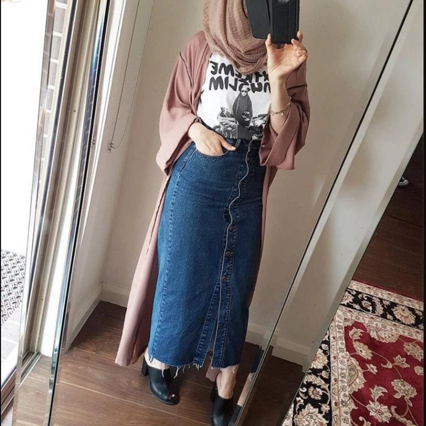 casual denim skirt outfit
