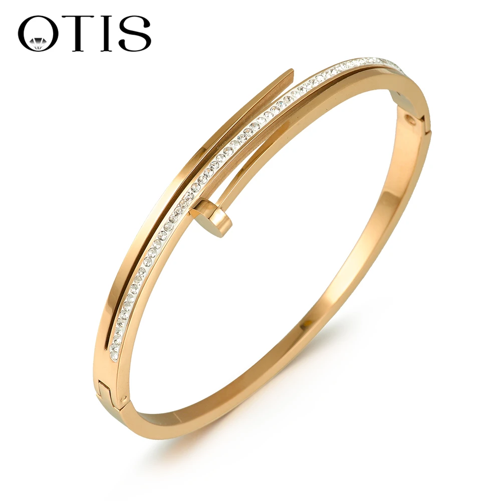 Iced Nail Bracelet - 18k Gold [Cartier Style]