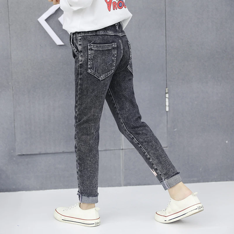Новые джинсы для маленьких девочек милые черные джинсовые штаны с рисунком Повседневные детские брюки Одежда для девочек Vestidos