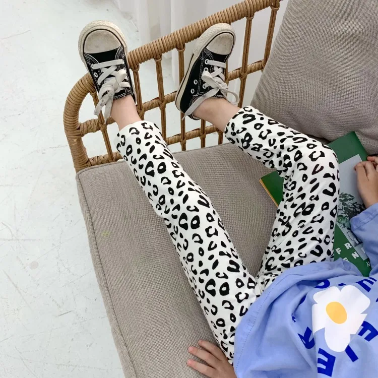 Модные штаны с леопардовым принтом для девочек Обтягивающие Леггинсы хлопковые детские леггинсы для девочек на осень и весну 12 месяцев, 2, 3, 5, 7, 9 лет - Цвет: Белый