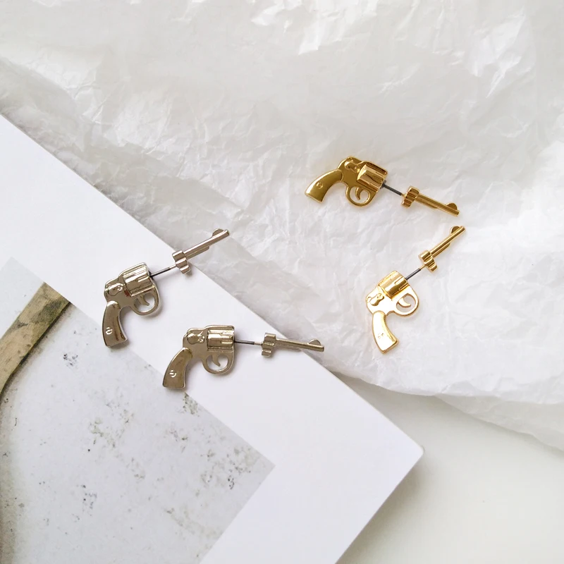 

New Cute Girls Beautiful Gun Shaped Metal Stud Earrings Fashion Female Pistol Hip Hop Piercing Charm Jewelry Earrings For Women