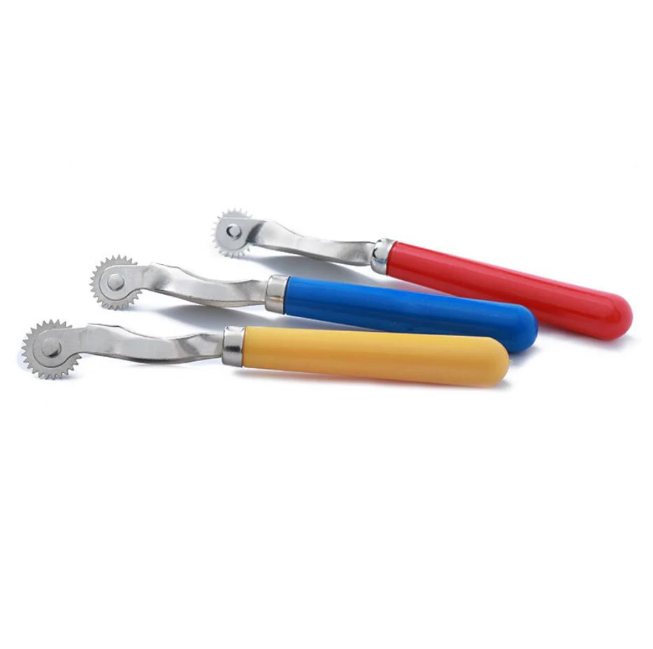 1Pcs Sewing Tool Kit Wood/Plastic Handle Practical Serrated Edge