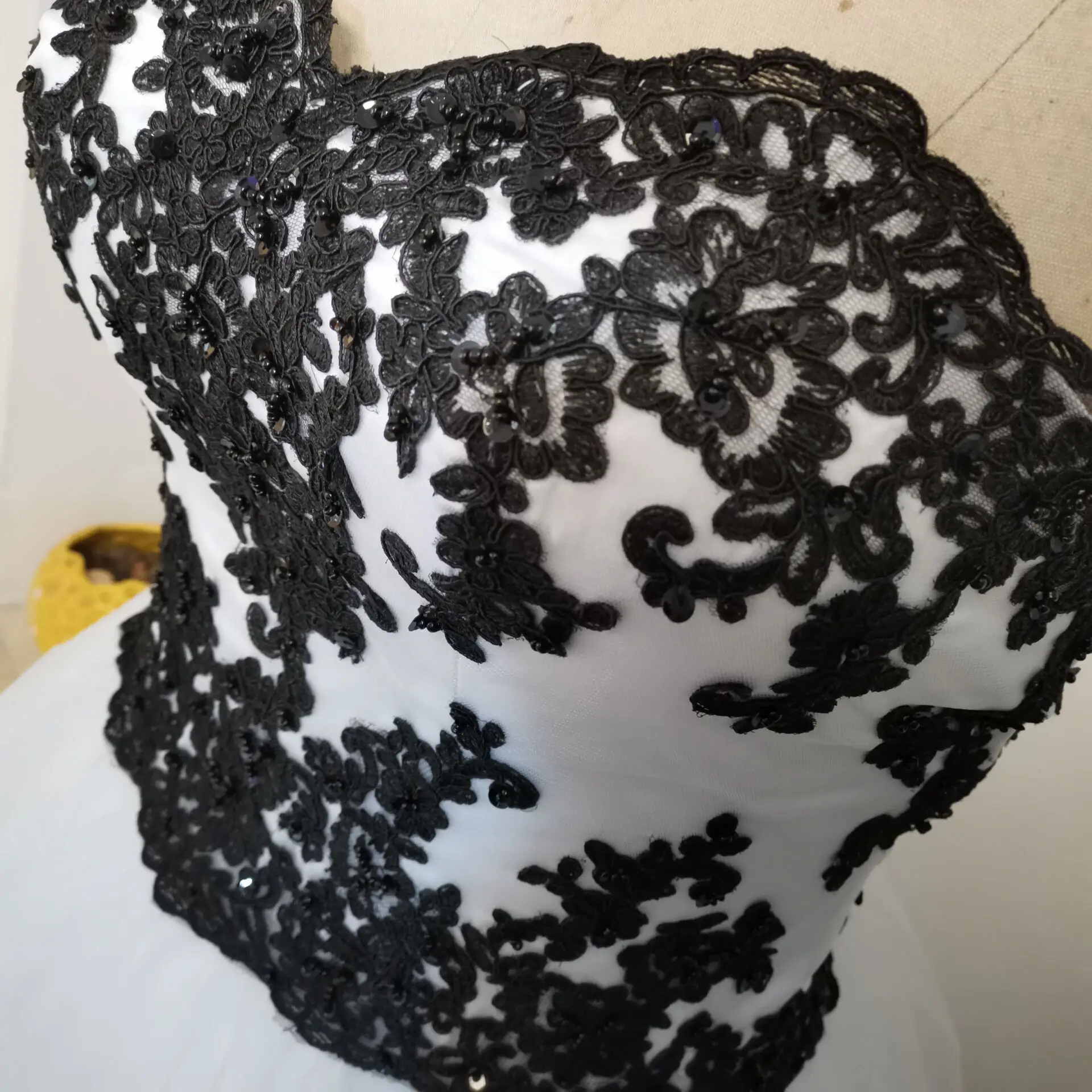 chinese dress ladies Kivary Strapless White and Black Lace Appliques Beaded Gothic Taffeta Wedding  Dresses US2 at Amazon Women's Clothing store