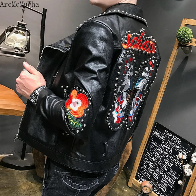 

AreMoMuWha New PU Leather Jacket Slim Korean Rivet Handsome Locomotive Men's Jacket Trend Leisure Butterfly Embroidery QX1132
