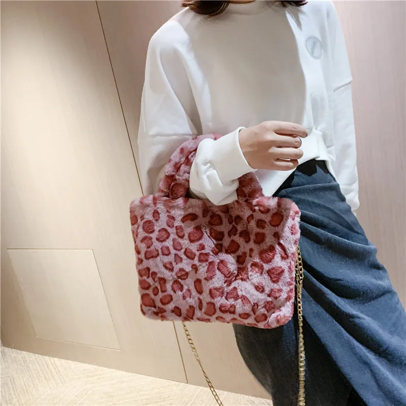 

Leopard Plush Handbags for Women 2020 Winter Chains Zebra Pattern Shoulser Bag Female Large Capacity Soft Warm Crossbody Fur Bag