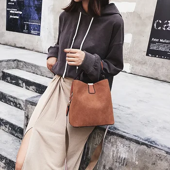 

AMELIE GALANTI Shoulder bag crossbody bag women 2020 Autumn And Winter new fashion trend wild wide shoulder strap female bag pu