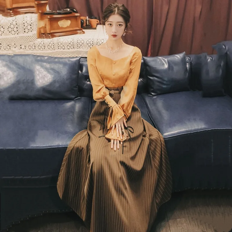 

2020 Autumn Socialite Small Xiangfeng Suit Female He Ben Shirt + French Temperament Half Body Long Skirt Two-piece Set
