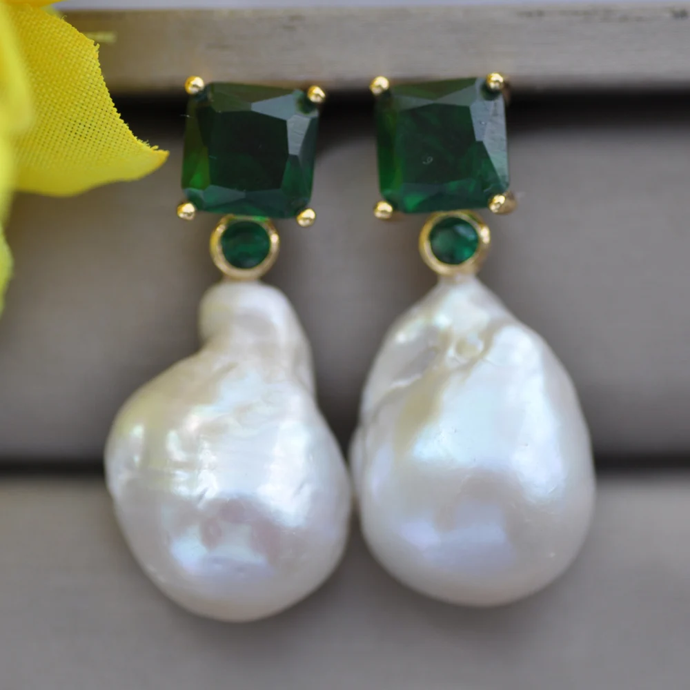 

Серьги-подвески в стиле барокко с белым жемчугом Кеши и берилом MTC · STAR Z10658 23 мм