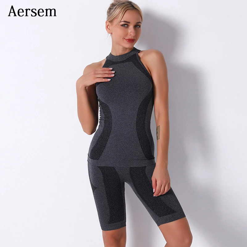 

Aersem Knitting Sports Set Women Seamless Crop Top+Shorts Workout Clothes Sleeveless Striped Indoor Yoga Suit for Female Running