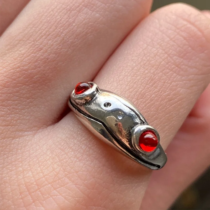 

2024cute Woman Rings Korean Fashion Gothic Accessories Retro Frog Distressed Simple Garnet Open Ring Gold Jewelry Anillos Mujer