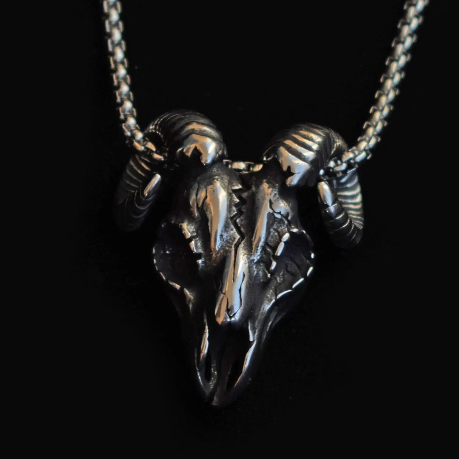 HANXIAODONG Mens 316L Stainless Vintage Oxidized Punk Animal Sheep Head Pendant Gothic Steel Pendant Necklace Silver Black Color : Silver Black, Size : Chain