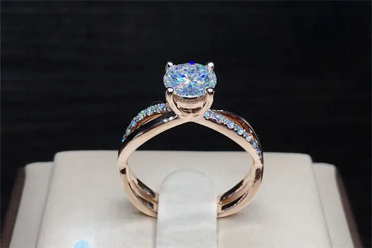 Custom Solid 18K Au750 Rose Gold Women Wedding Party Engagement Ring 1 2 3 4 5 Carat Round Moissanite Diamond Ring Cross Trendy