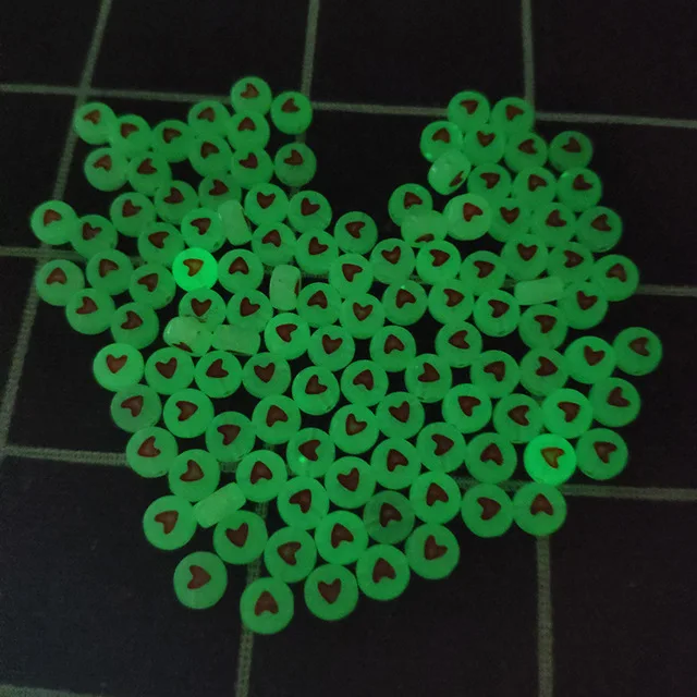 100-200-300PCS-Mixed-Russian-Luminous-Letter-Acrylic-Beads-Round-Flat-Alphabet-Beads-For-Jewelry-Making.jpg_.webp_640x640 (3)