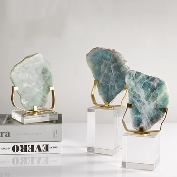 

Luxury Natural Green Fluorite Piece With Brass Bracket Ornament Decoration Living Room Office Hote Crystal Crafts Accessories