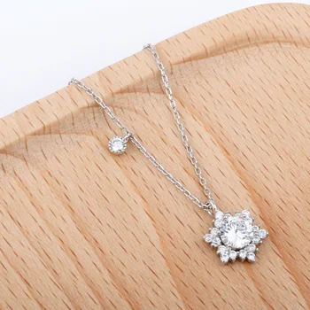

MSWEIJIA S925 Sterling Silver Round Zirconium Full Diamond Snowflake Pendant Necklace Super Fairy Clavicle Chain for Women