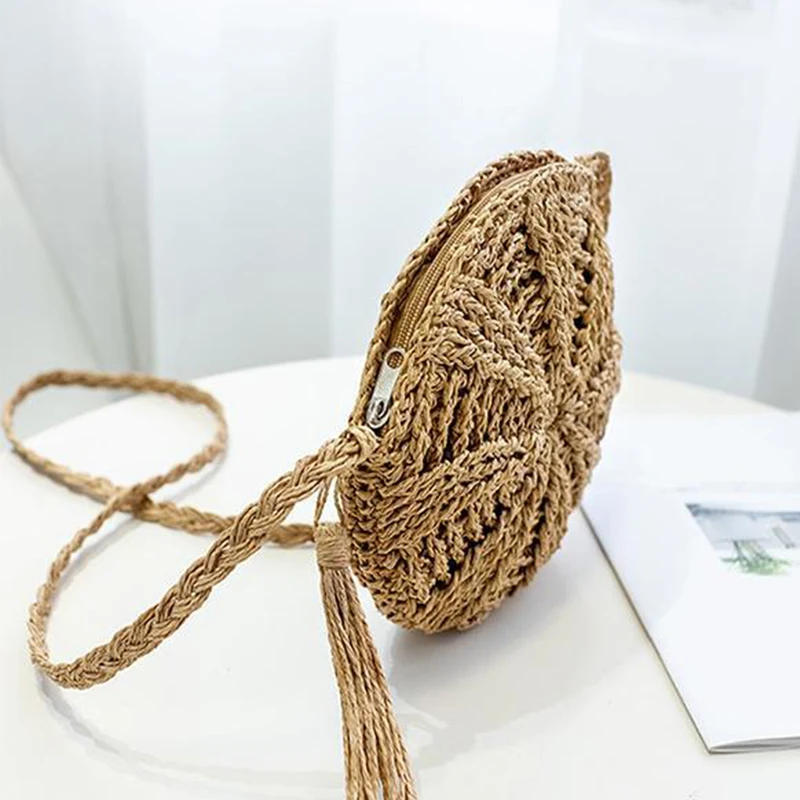Rattan Woven Round Women Straw Crossbody Bag Tassle Design Small Handbag Knit Summer Beach Shoulder Messenger Bag Lady Totes