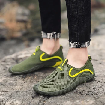 

2020 summer new men's shoes classic explosion models outdoor sports and leisure mesh shoes elderly hiking shoes