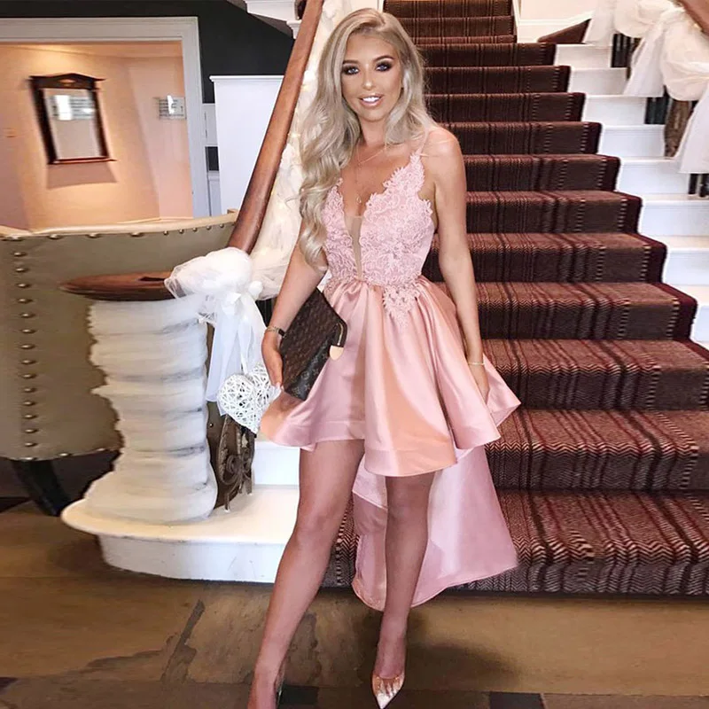 

Pink Spaghetti Straps V Neck Prom Dresses High Low Ruffles Skirt Satin Asymmetrical Hem Homecoming Dress Appliques Party Gown