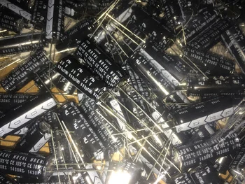 

30PCS/50pcs/100pcs 680uF 35V Japan NIC NREHL Series 10x28 Very Low Impedance 35V680uF Aluminum Electrolytic capacitor 35v 680uf