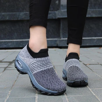 

New spring Women Sneakers shoes Running Walking Shoes Mesh Breathable Knit Mix Colors Sneakers Soft Platform Slip On Loafers
