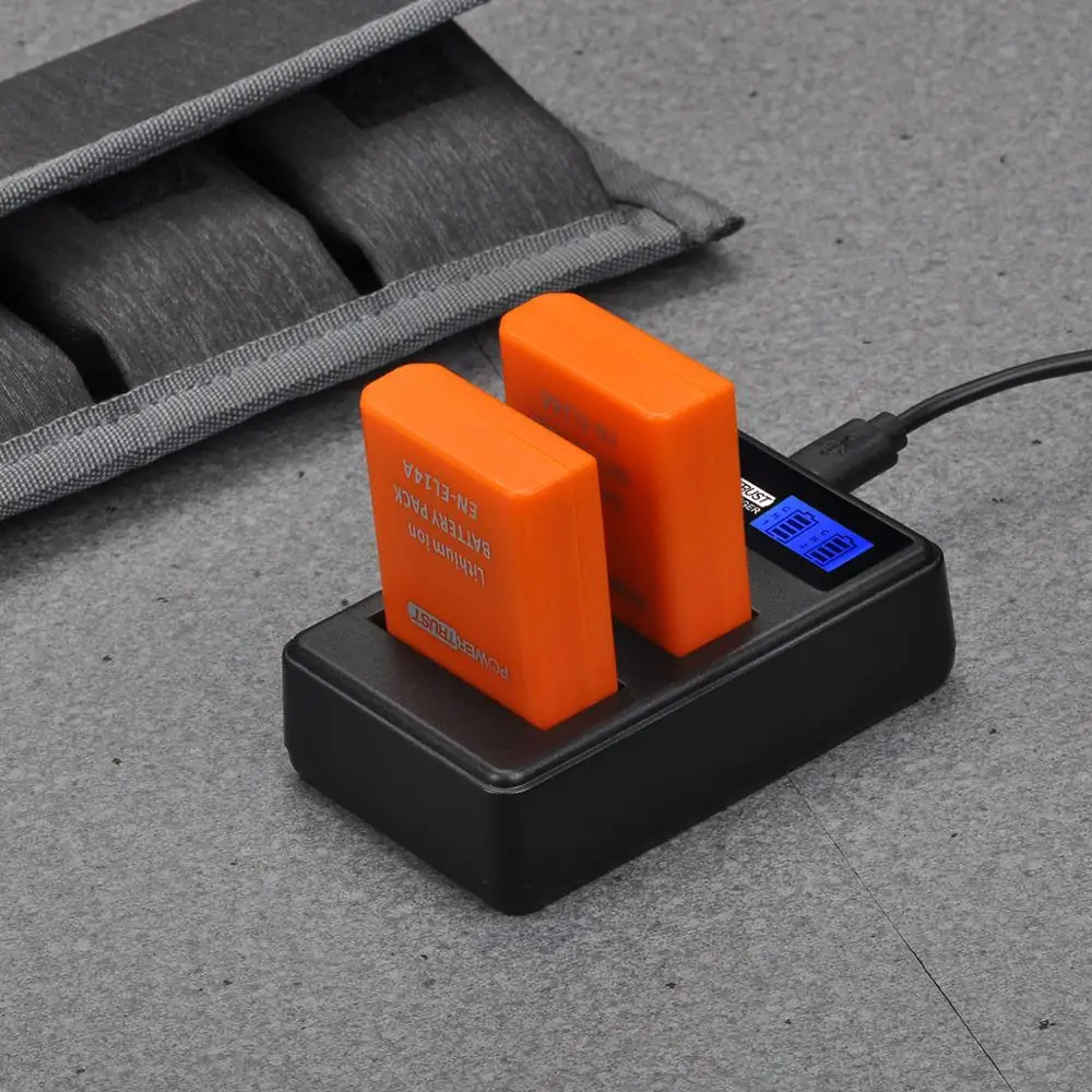 Nikon COOLPIX P7800 バッテリーチャージャー付き 極上品 Nikon coolpix P7800 バッテリーチャージャーセット！