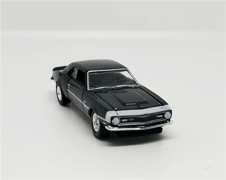 1: 64 зеленый Свет Chevrolet COPO Camaro 1968 смокинг черный без коробки