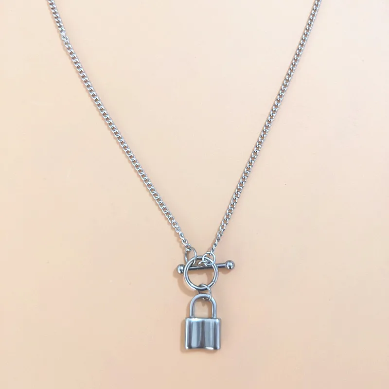 

Europe And America Accessories Retro Elegant Cool Geometry Pendant Necklace Simple Lock Versatile Necklace