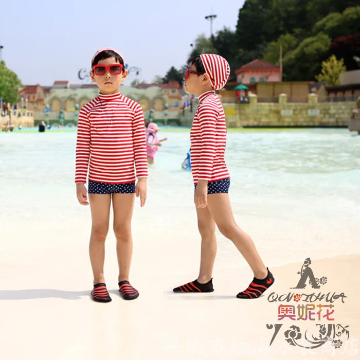 

2015 South Korea CHILDREN'S Swimwear BOY'S Split Type Boxer Hooded Cartoon Stripes Swimming Suit Hot Springs Swimming Trunks