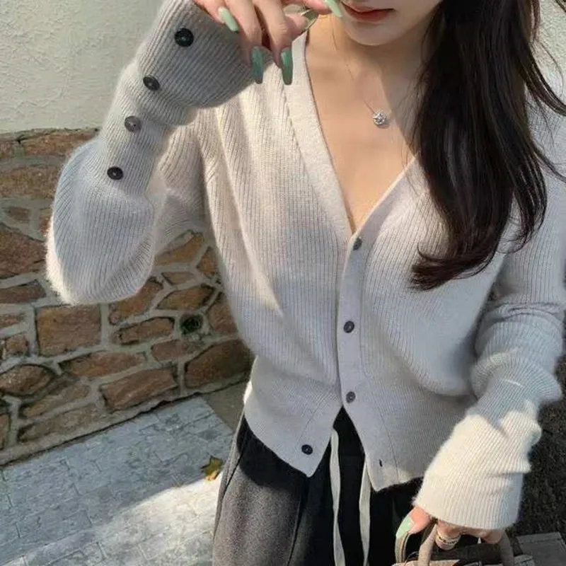 

Western Style Cashmere Cardigan For women 2022 Spring Short V-neck bottom sweater loose wool coat sweater
