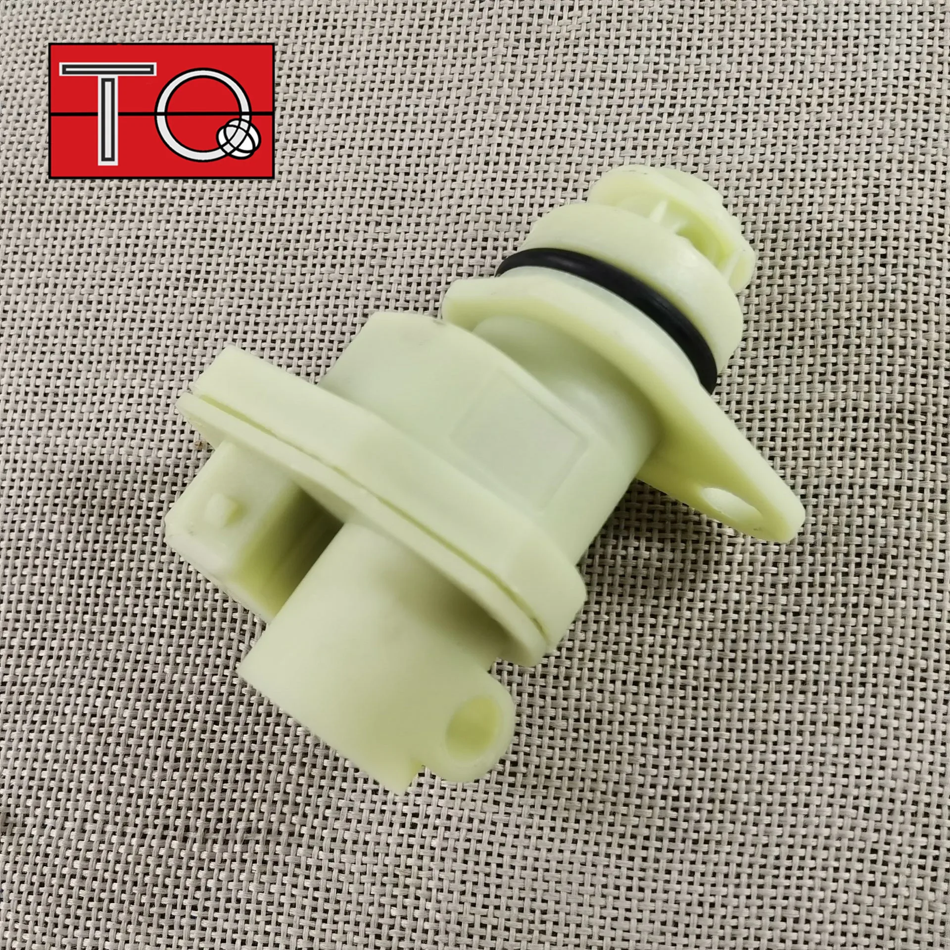 Speed Sensor For Citroen Berlingo C2 C3 C5 C8 Xsara Peugeot 206 307 406 407 607 616070 6160.70 9623111980 9635057280 9635080680 |