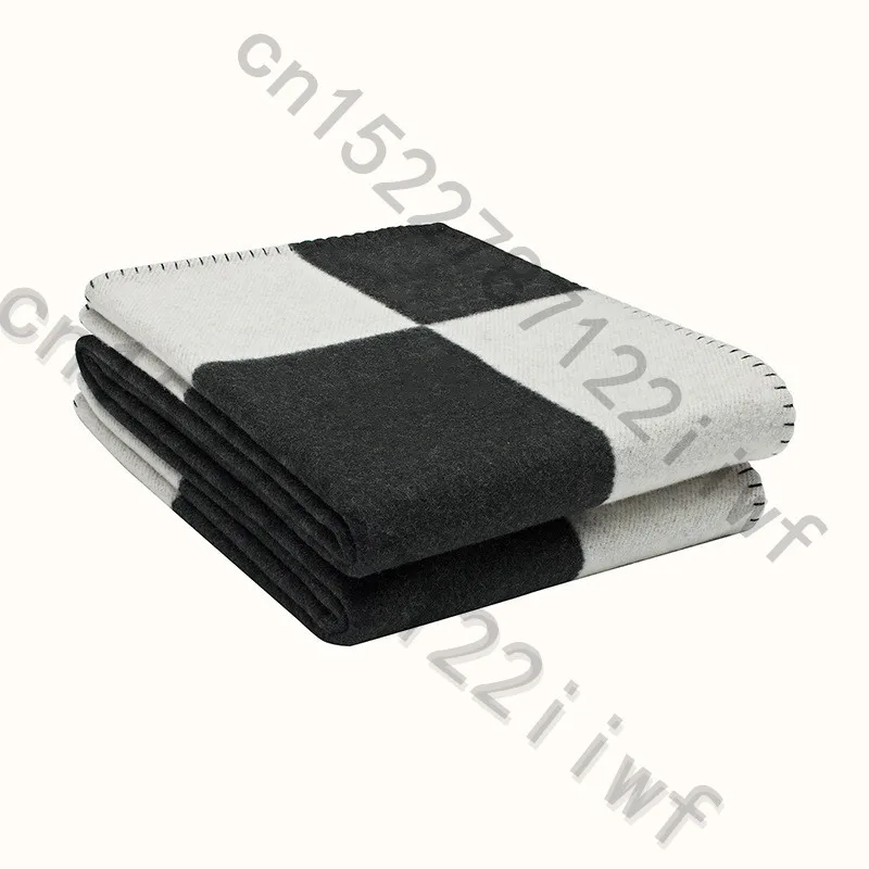 H Blanket Black Бренд H одеяло плед кашемир крючком мягкий шерстяной шарф шаль Портативный Теплый диван кровать флис вязаный розовый плед наволочка - Цвет: H Blanket Black