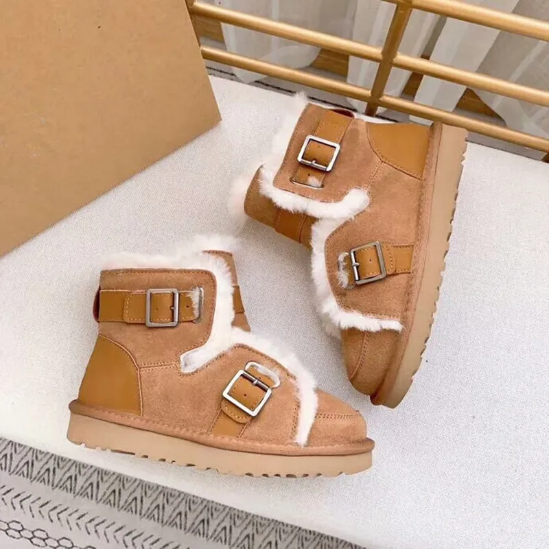 Women's snow boots Winter big size thick bottom warm ankle boots Winter new fashion leather wool motorcycle Martin boots boty