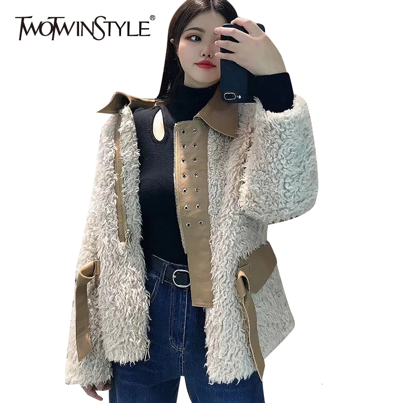 TWOTWINSTYLE пальто из искусственной кожи и овечьей шерсти в стиле пэчворк для женщин
